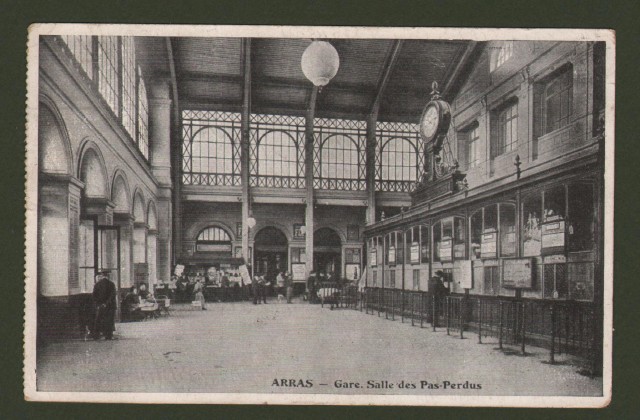 FRANCIA. Arras. Gare, Salle des Pas-Perdus. Cartolina d'epoca viaggiata nel 1915